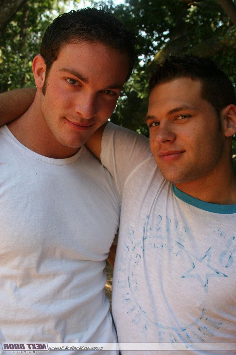 20P Hombres gays bien dotados Samuel y Clark Kent jugando entre ellos