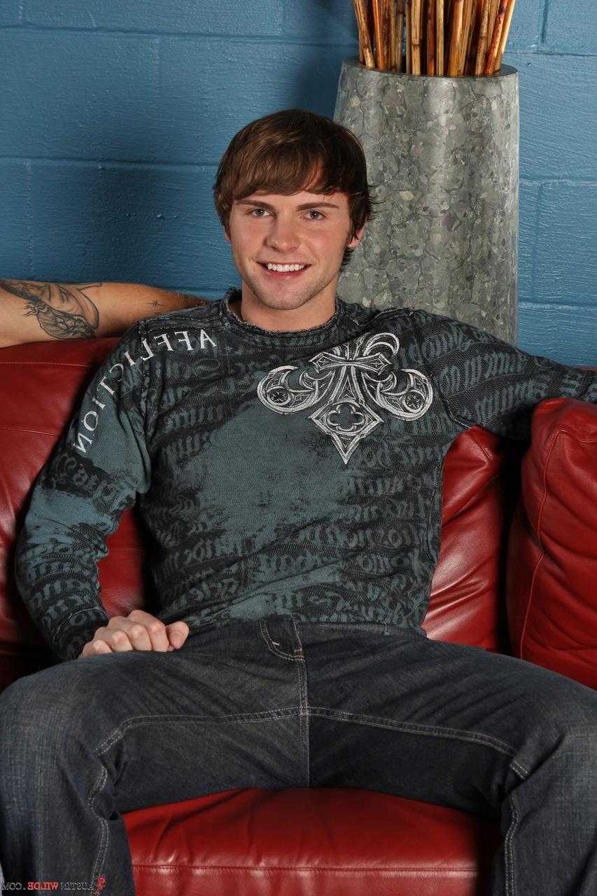 20P Athletic gay Austin Wilde and his hung friends have a wild oral threesome