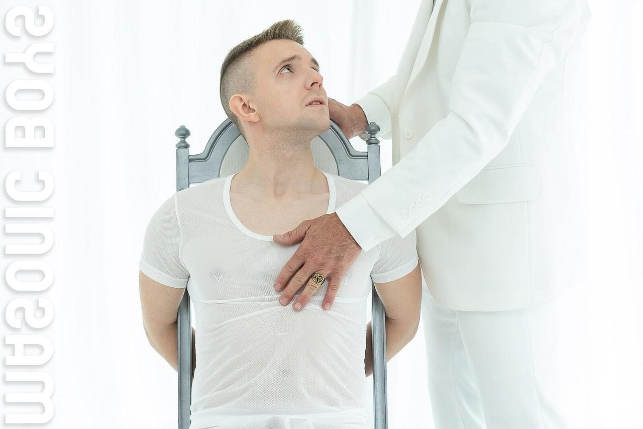 20P Thin twink Apprentice Shepard gets his dick jerked by kinky Grandmaster Figata