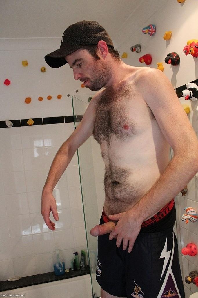 20P Hairy guyJayce Joystick jerks off his small cock in the bathroom