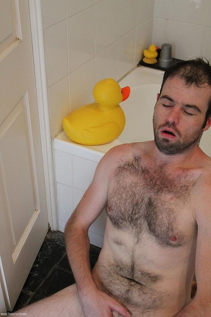 20P Hairy guyJayce Joystick jerks off his small cock in the bathroom