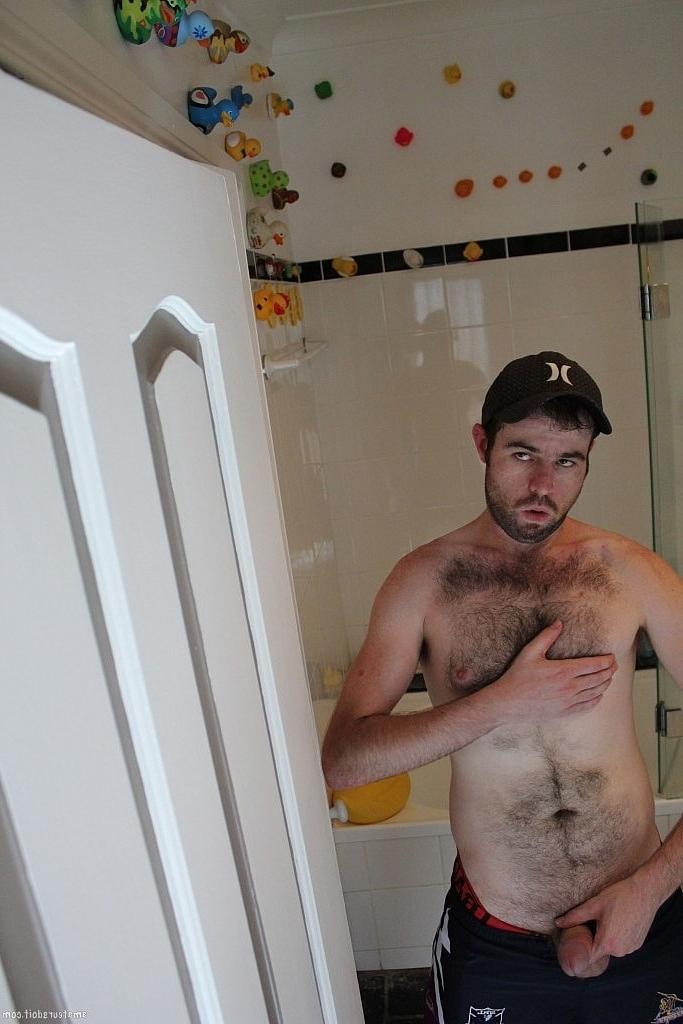 20P Hairy guyJayce Joystick jerks off his small cock in the bathroom