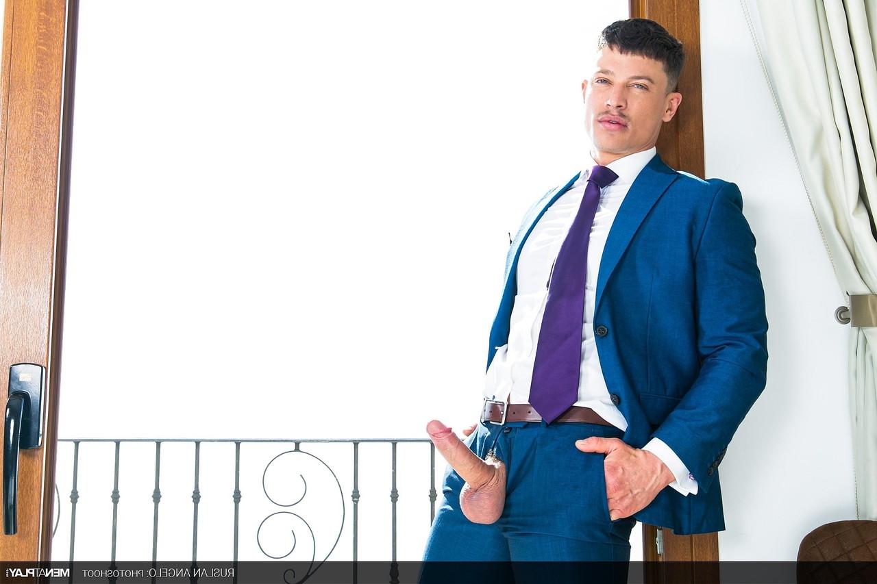 20P Gay butler Ruslan Angelo posing and fucking hard in his compilation