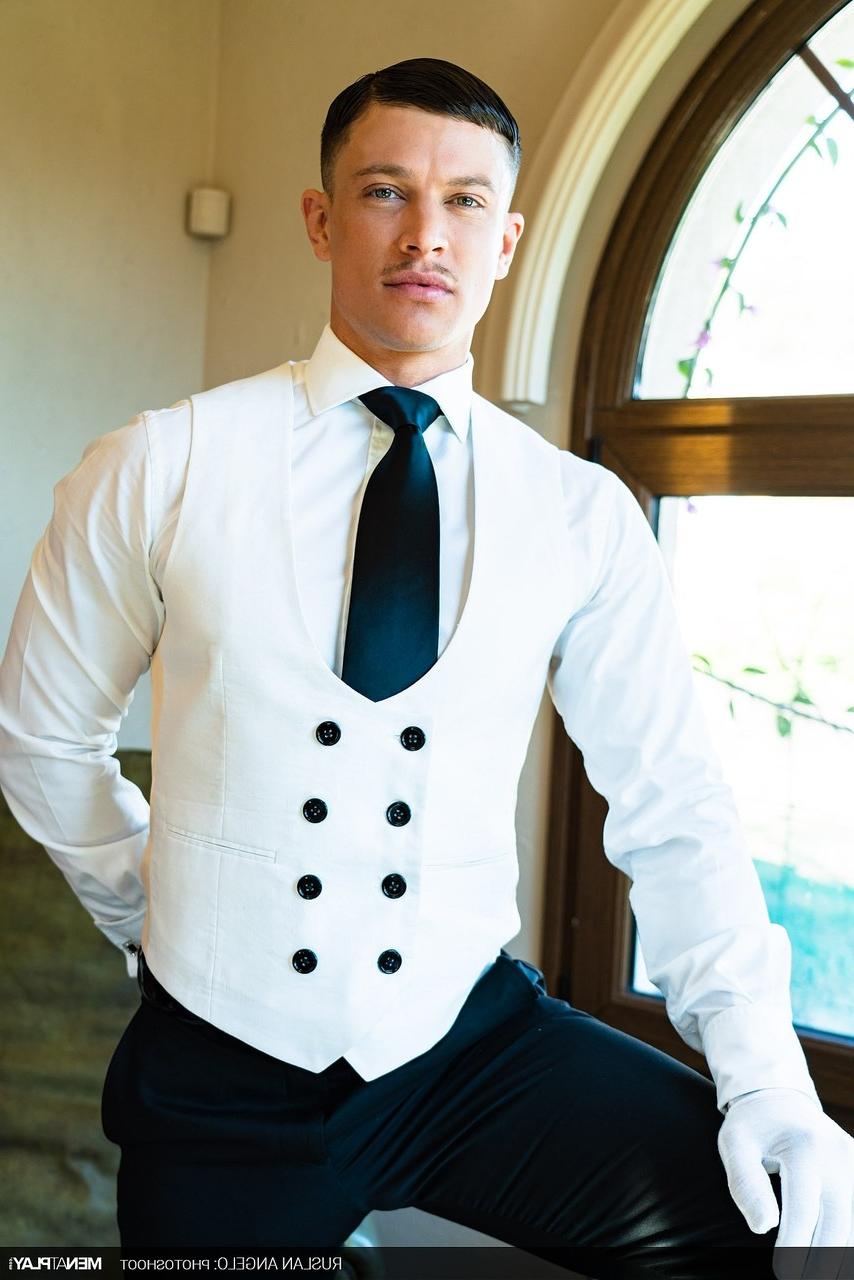 20P Gay butler Ruslan Angelo posing and fucking hard in his compilation