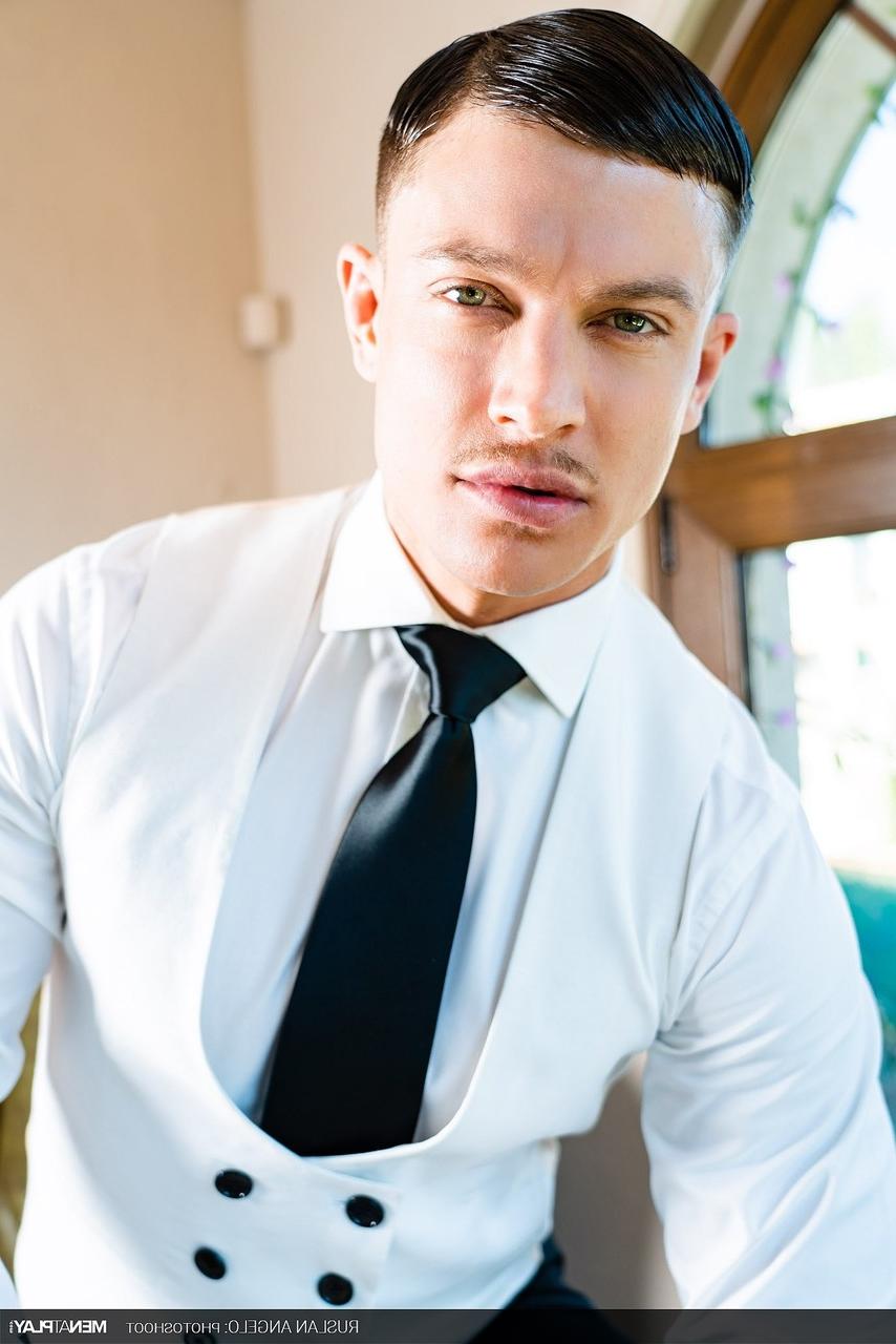 20P Gay butler Ruslan Angelo posing and fucking hard in his compilation