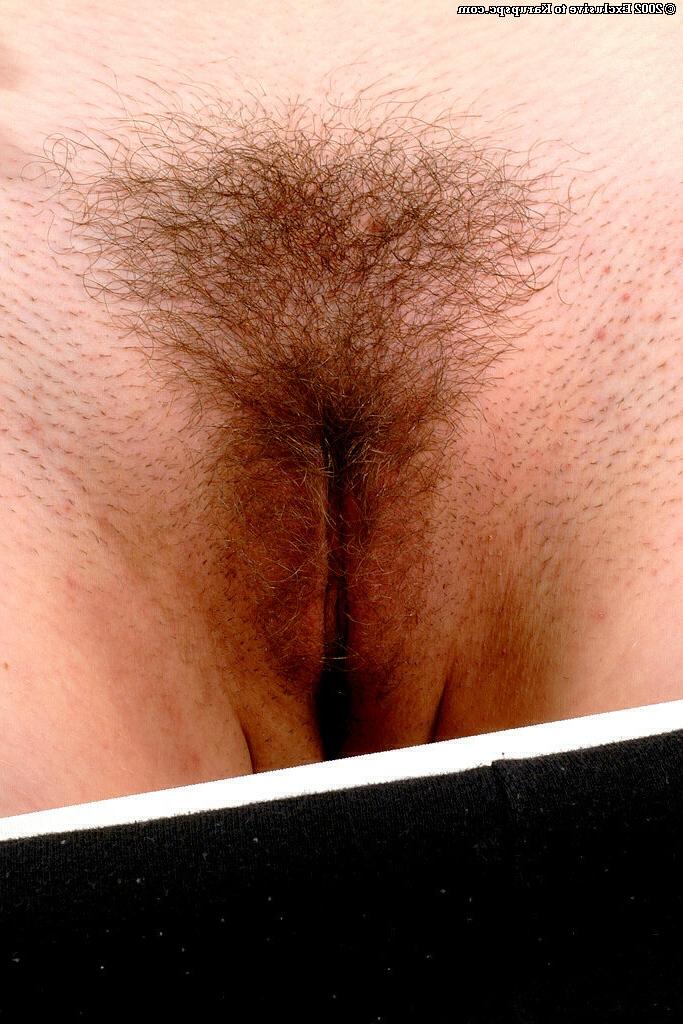 16P Puta amadora de buceta peluda em Ashley preta mostrando seu lindo corpo