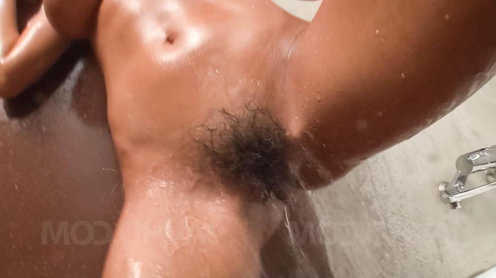 15P Busty Japanese chick Kurea Mutou wets down her bush while bathing