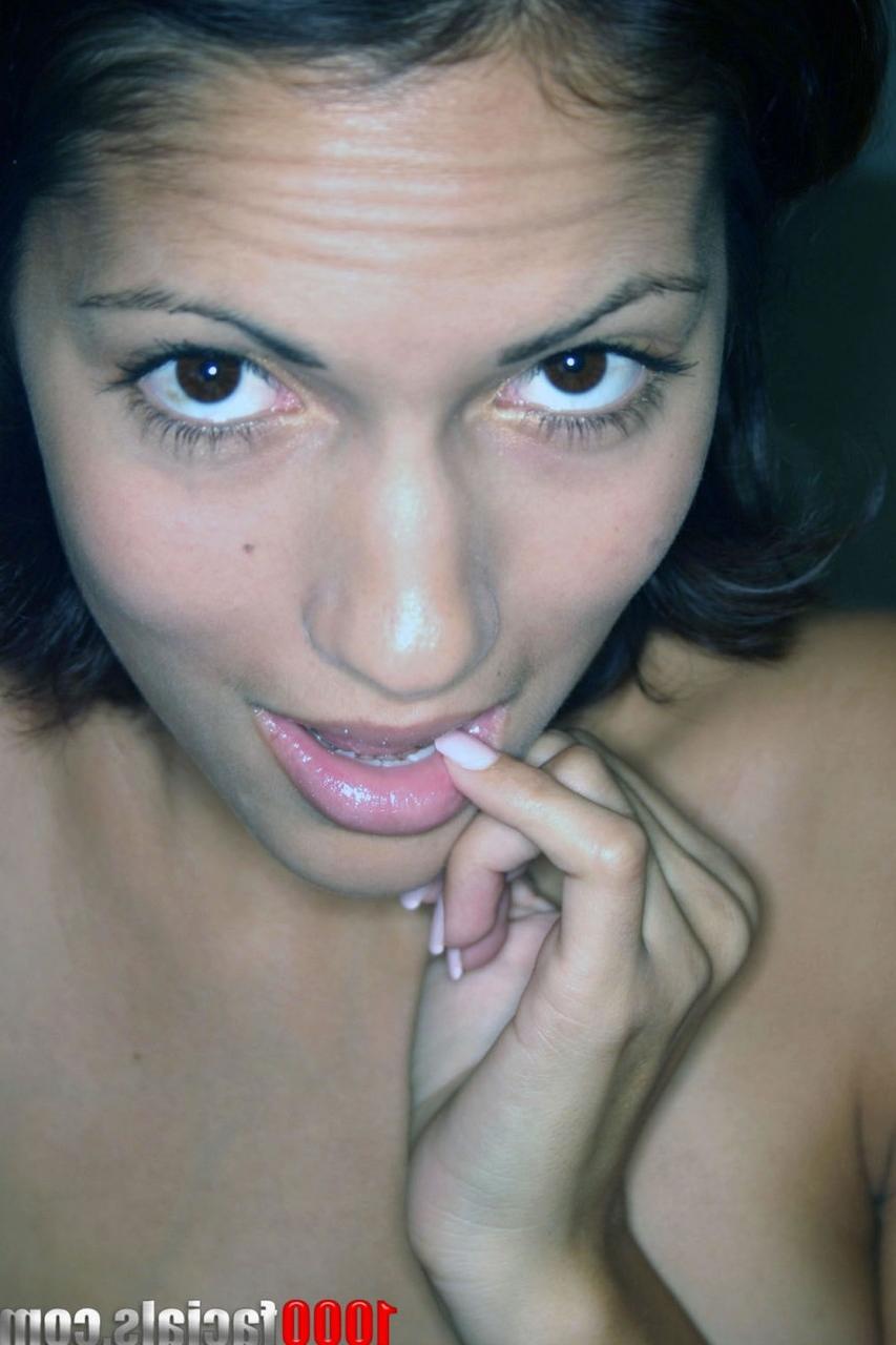 17P Dieses Amateurluder bekommt eine tolle Gesichtsbehandlung, nachdem es seinen Körper zur Schau gestellt hat