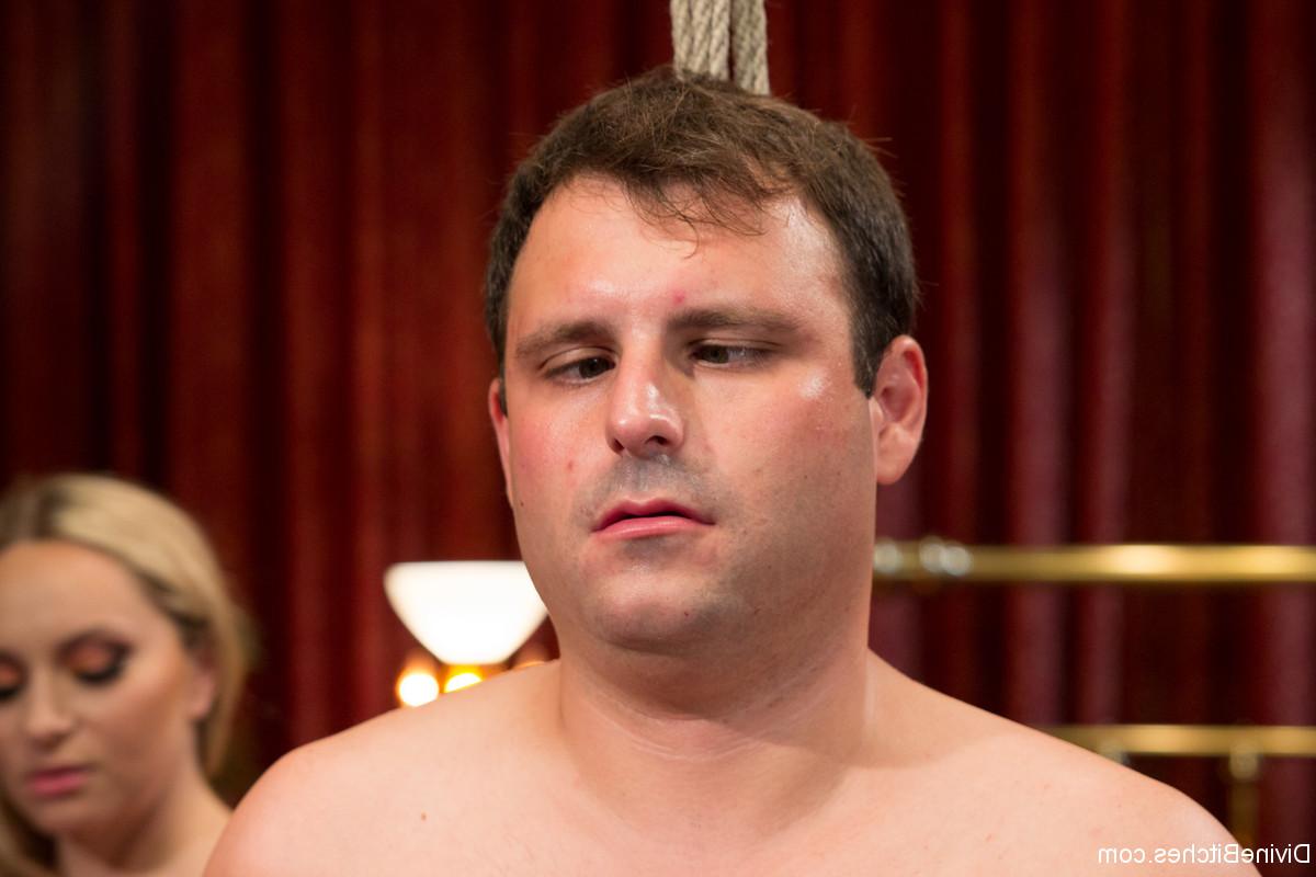 20P La amante Aiden Starr ata a su gordito y sumiso marido y lo castiga