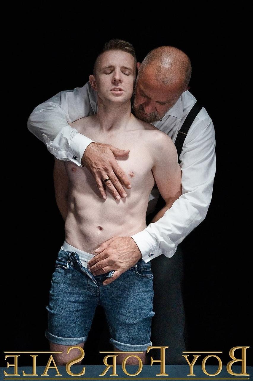 20P Gay grandpa Master Kamp gives a hot twink an anal fingering & a handjob