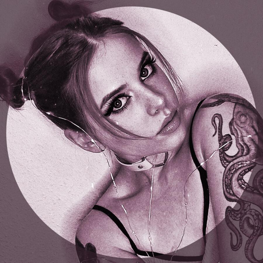 20P Linda gata mostra seu grande saque em uma compilação sexy em preto e branco