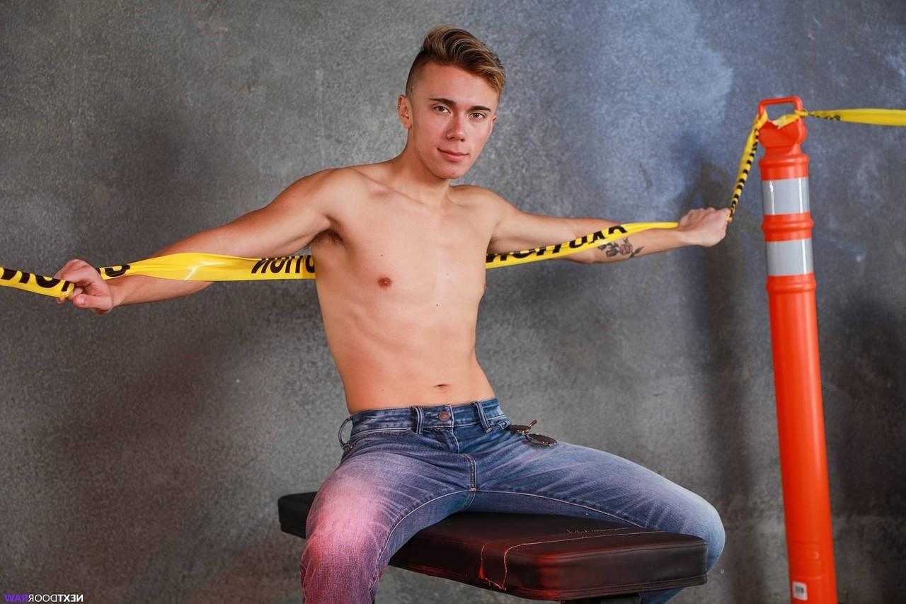 20P Sexy bottom boy Carter DelRey gets anally punished by officer Roman Todd