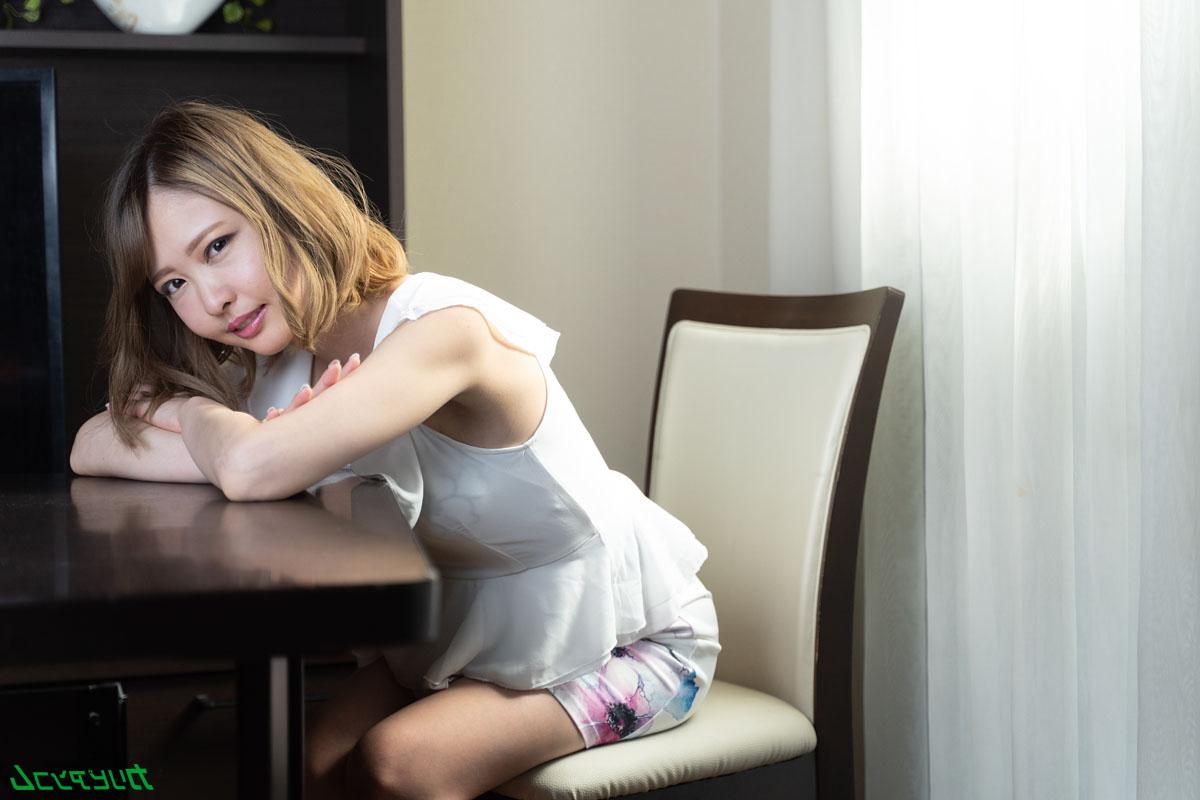 20P Das heiße asiatische Babe Nanako Asahina zeigt nach Hardcore-Sex ihre cremige Muschi