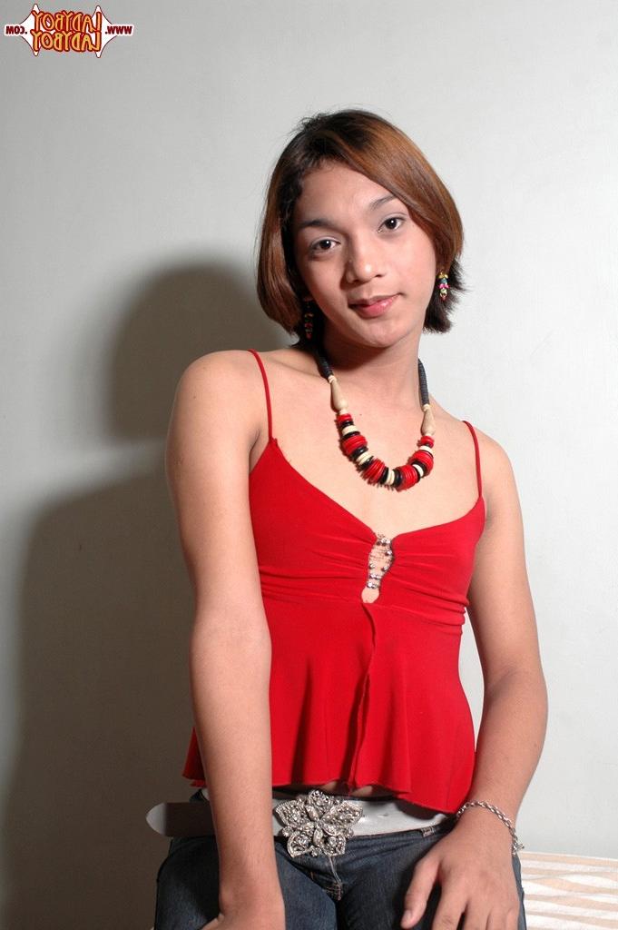 16P Asiática TGirl Iya