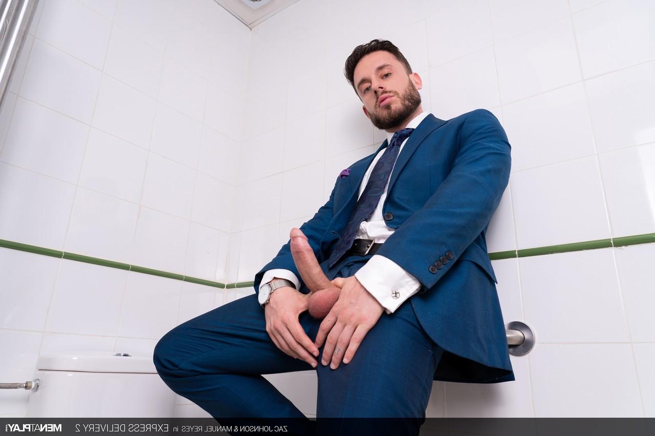 20P Gay delivery man Zac Johnson has hardcore anal sex with a hunky bottom