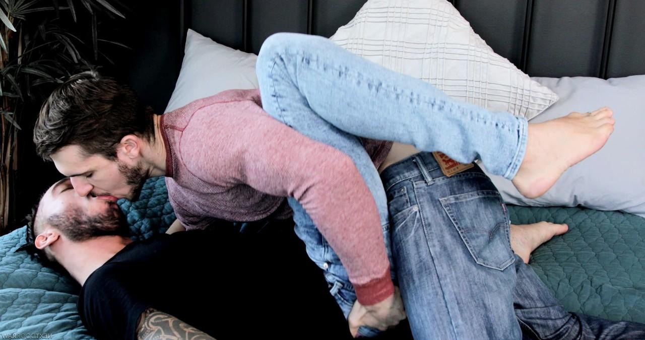 20P Hot studs Donte Thick & Chris Knight lick and bang each other's buttholes