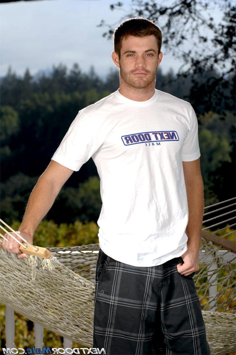 20P Handsome stud Trent Locke undressing & posing butt naked on the swing outside