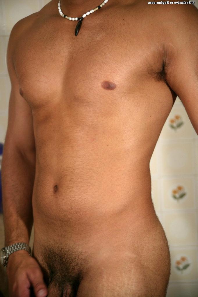 20P Gay Latino Anderson unveils his big hairy booty and rock-hard uncut dick