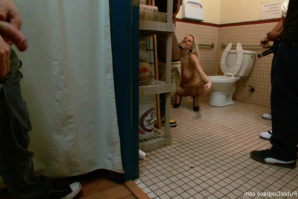 20P Public Disgrace Haley Cummings, James Deen, Princess Donna Dolore