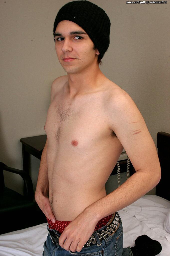 20P Boy Fun Chris Artola