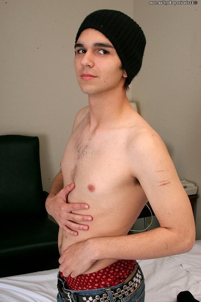 20P Boy Fun Chris Artola