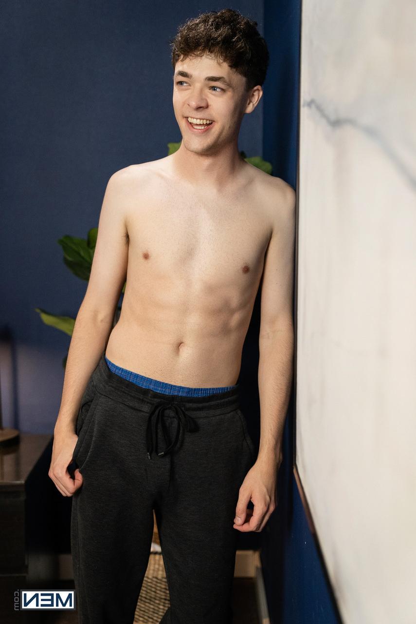 20P Hot twink Troye Dean enjoys wild anal sex in a threesome with muscular men