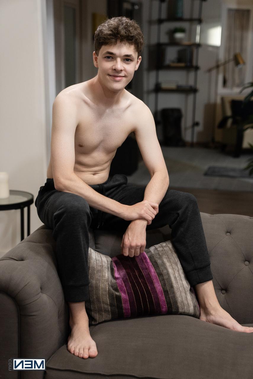 20P Hot twink Troye Dean enjoys wild anal sex in a threesome with muscular men