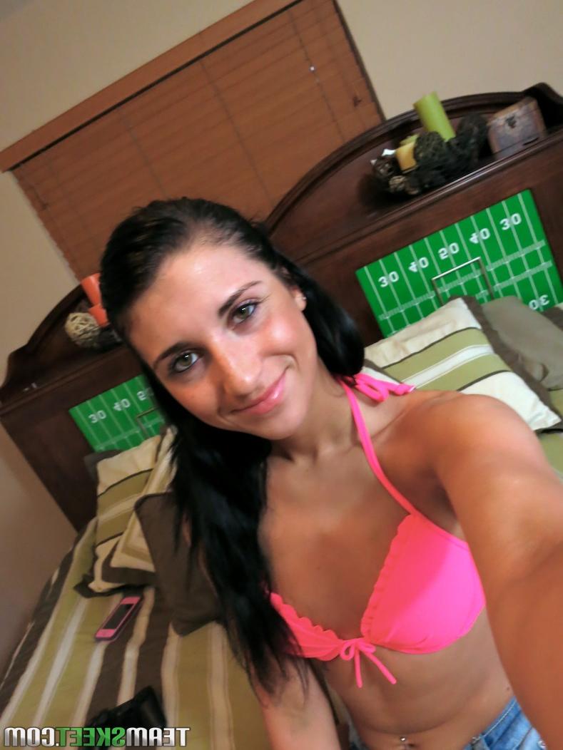 17P A adolescente safada de 18 anos Marissa Clark faz estreia no pornô com POV chupar e foder