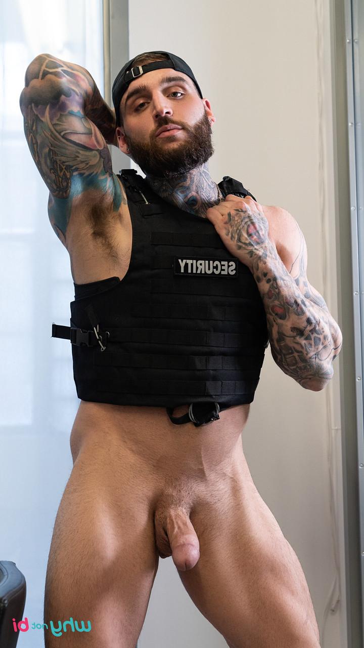 20P Customs agent Shana Lane has a wild 3some with her muscular coworker & a twink
