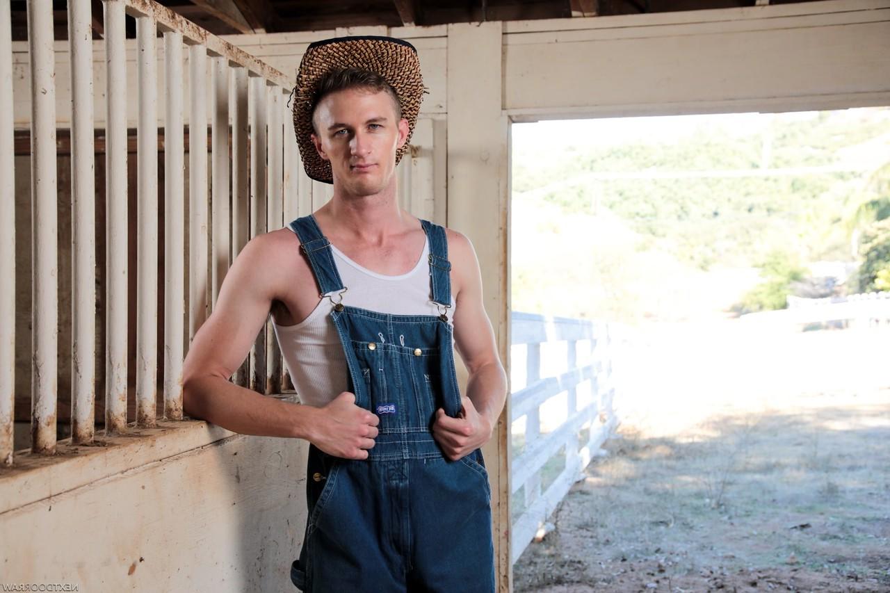 20P Two cute farmers Elye Black & Ty Derrick having doggy sex in the barn