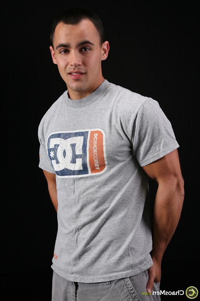 20P Handsome guy Luke shows off his athletic naked body & his delicious cock