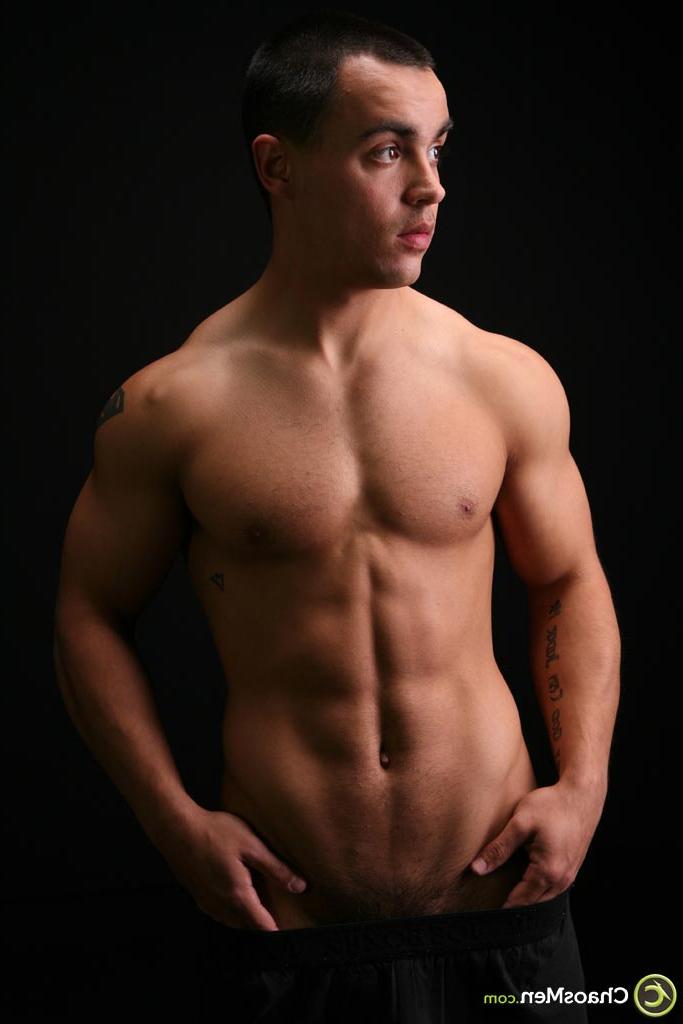 20P Handsome guy Luke shows off his athletic naked body & his delicious cock