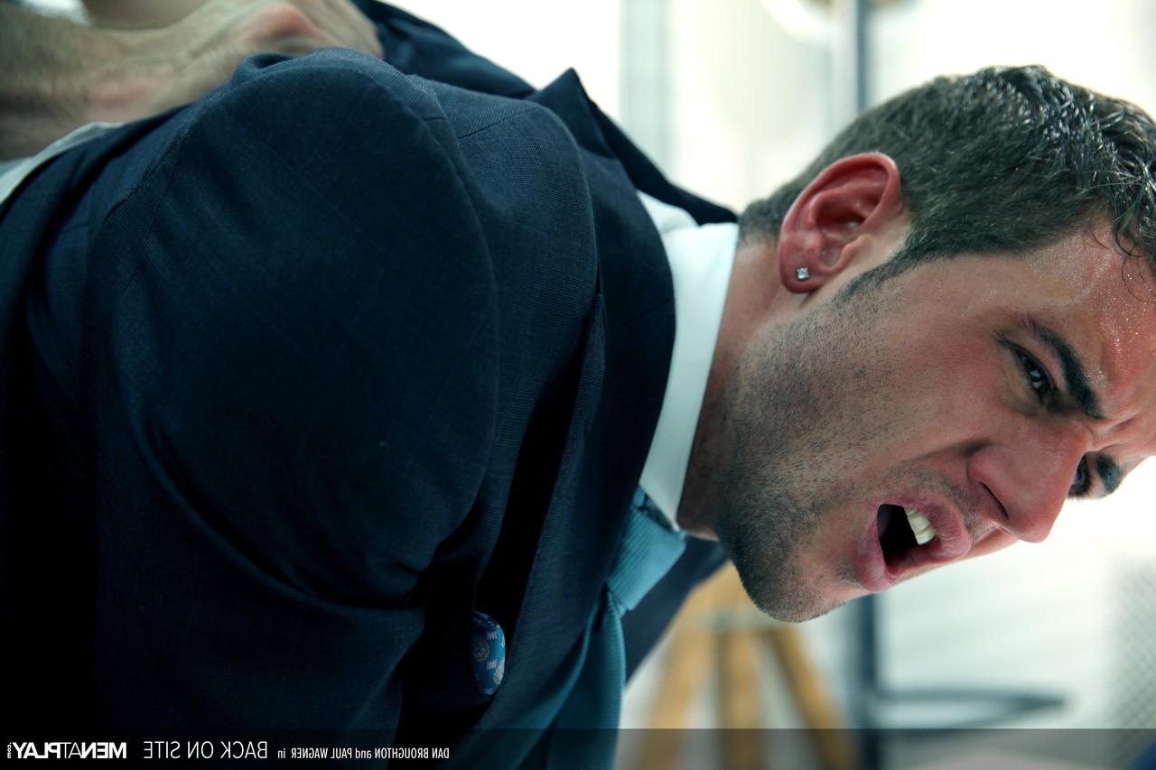 20P Gay construction worker Dan Broughton bangs his boss Paul Wagner