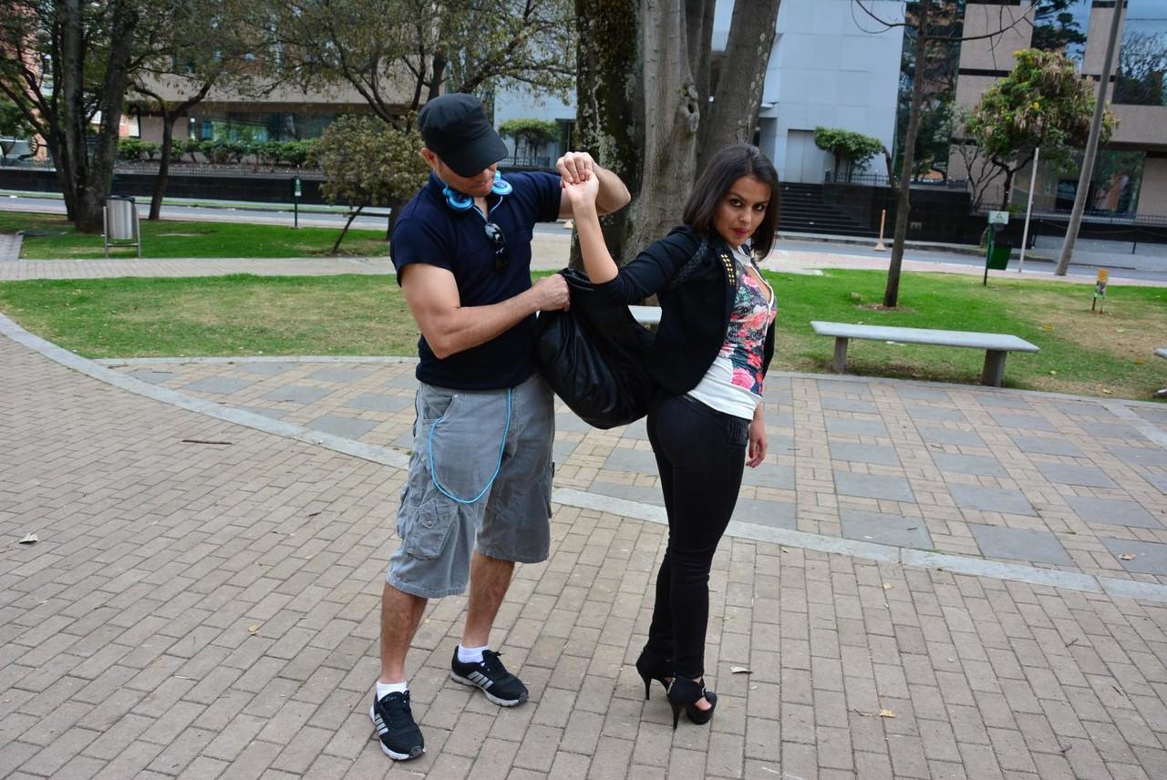 20P Latina amateur tiene sexo en la primera cita con un guapo desconocido