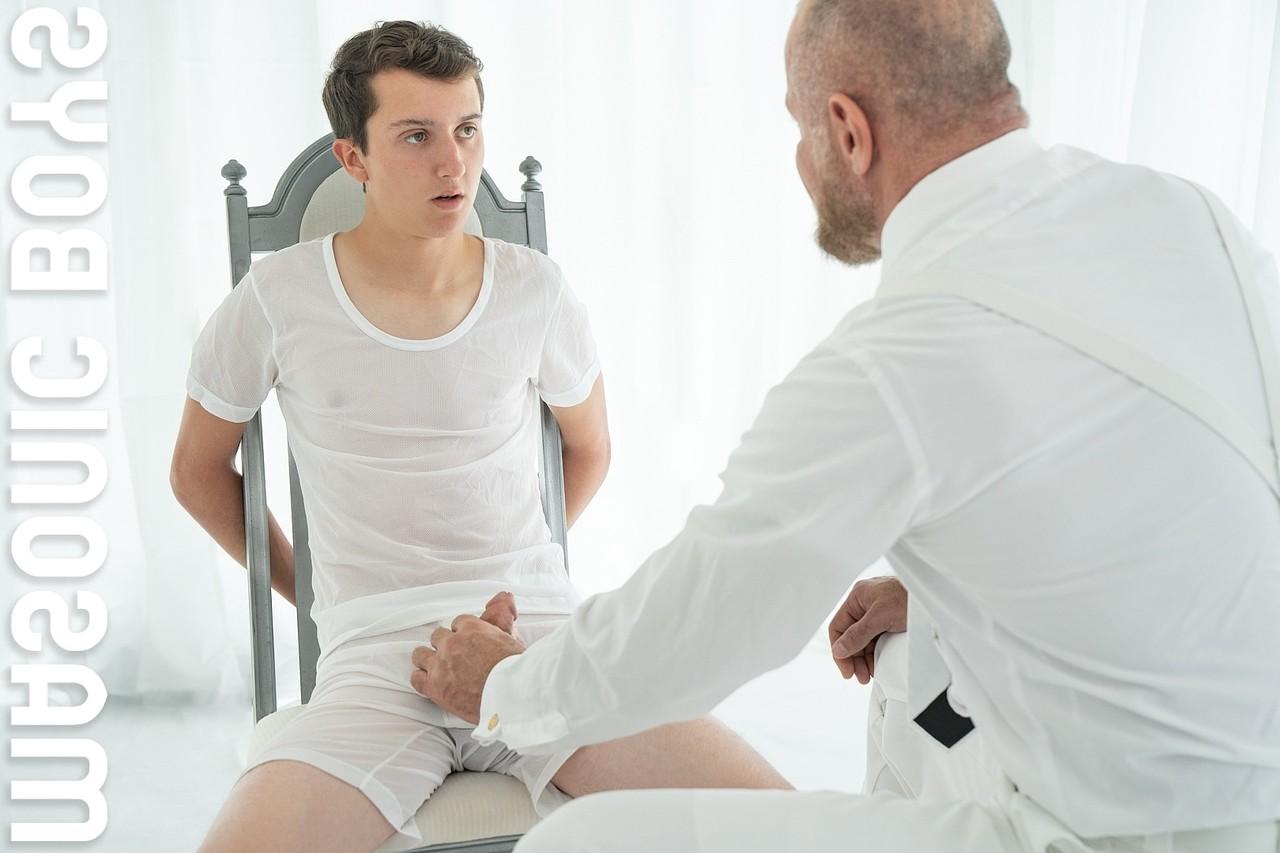 20P Bound twink gets his prostate massaged and his dick rubbed by gay master Kamp