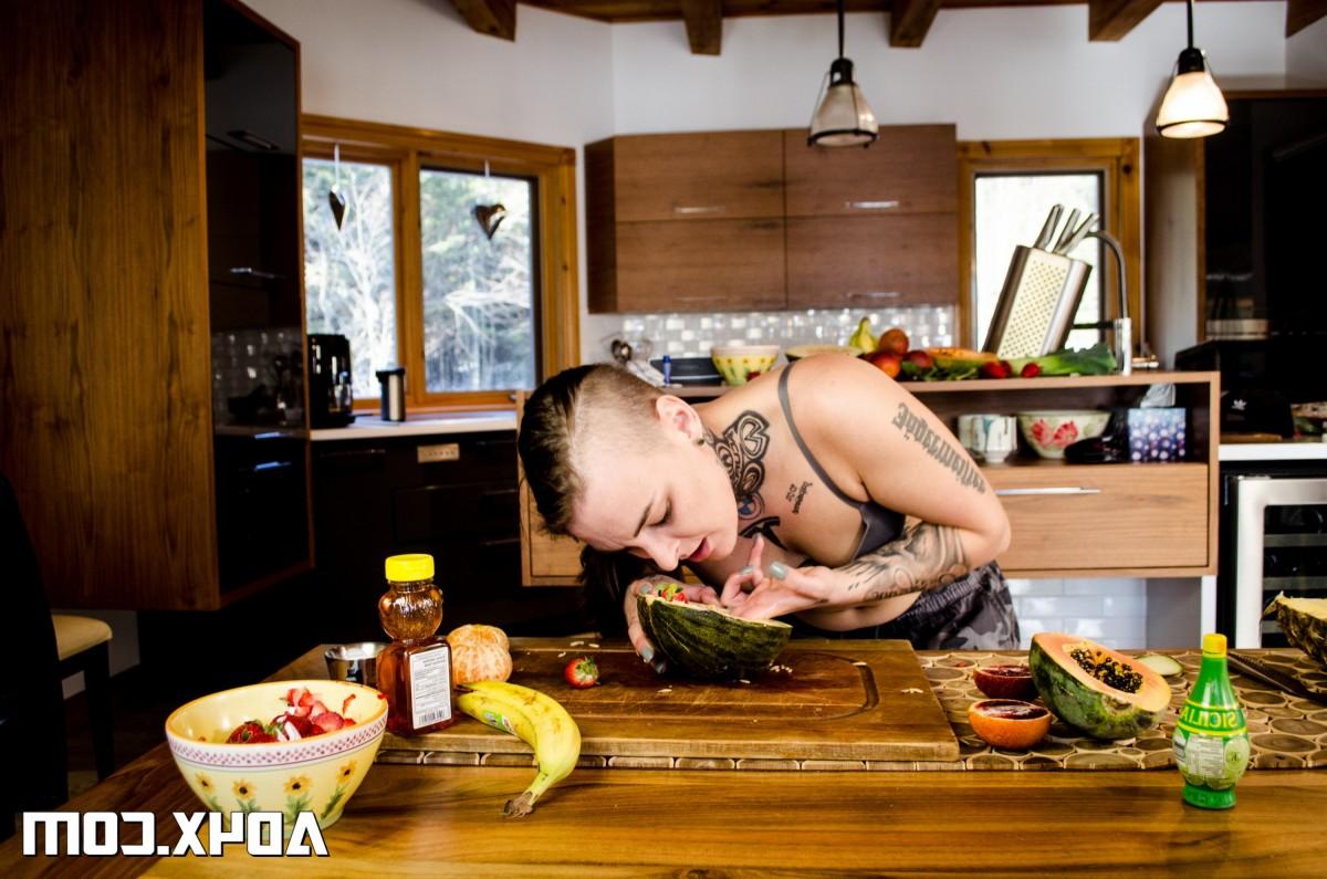 19P Tess X & Roxy Staxxx make use of fruits during lesbian sex on a kitchen island