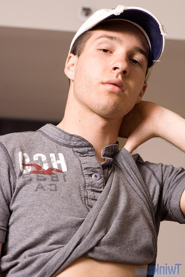 20P Hot twink Jake P removes his jeans and shirt and masturbates in a solo