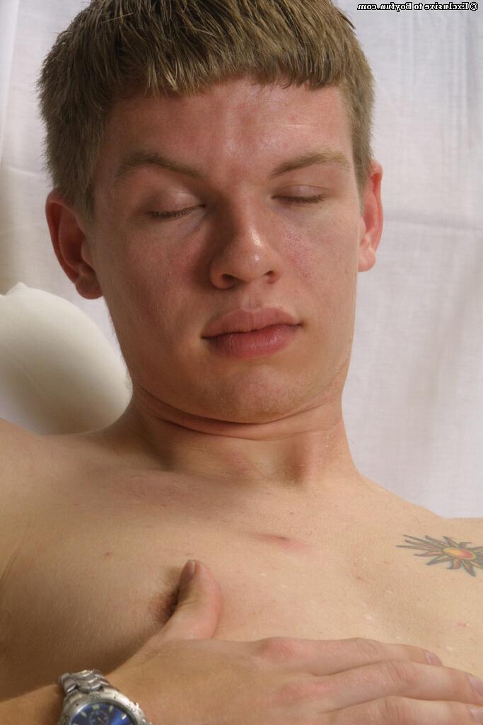20P Blonde twink Jay 1 gives himself a handjob until he cums in a bedroom solo