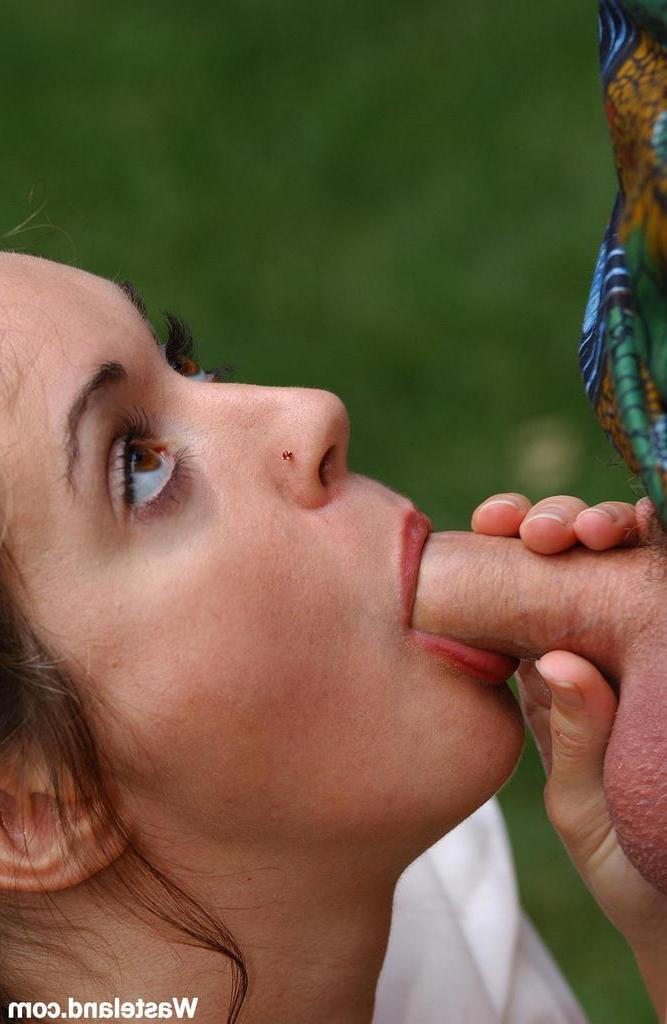 16P La ninfa del jardín seduce a un hombre meditando en el jardín