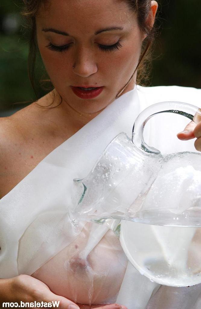 16P La ninfa del jardín seduce a un hombre meditando en el jardín