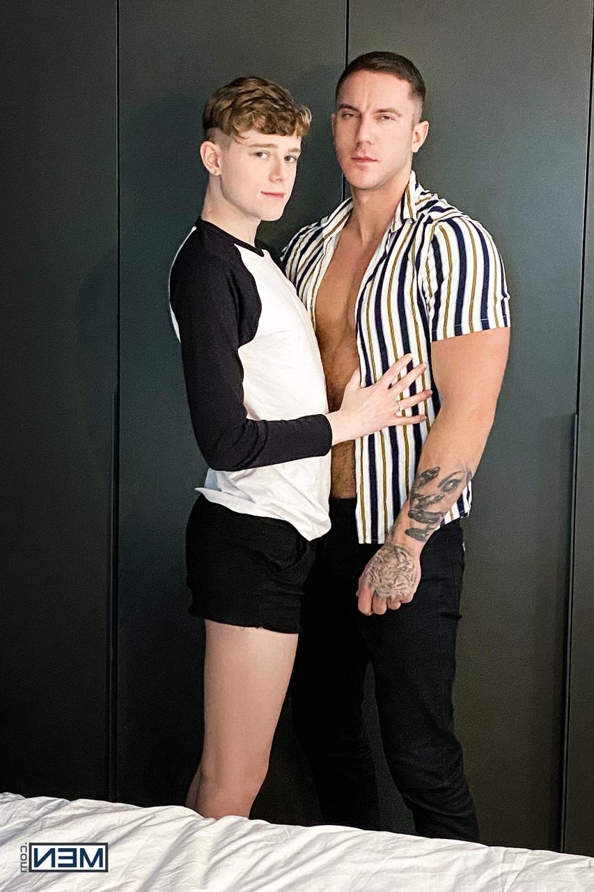 20P Muscular gay hunk Rourke enjoys wild anal sex with hot twink Zilv