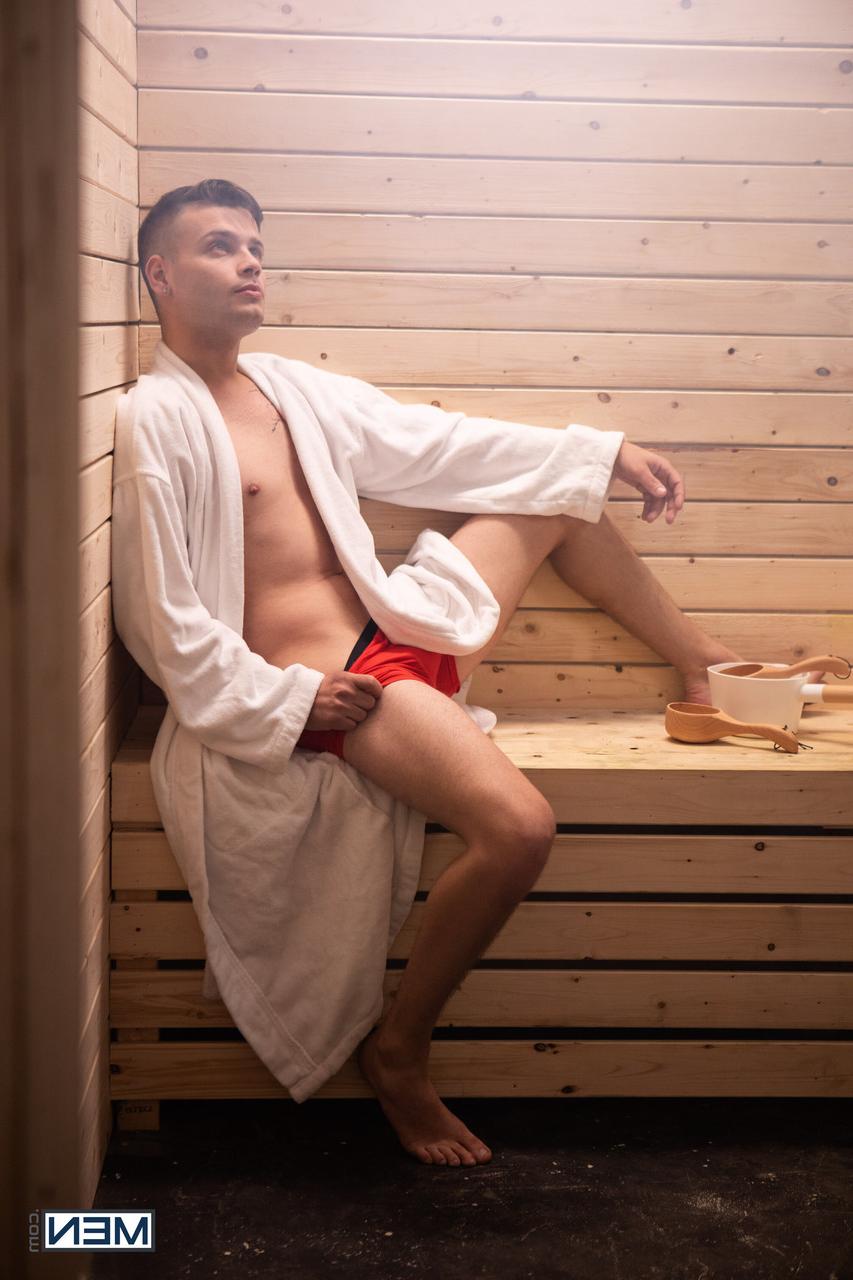 20P Horny bearded hunk with tattoos Markus Kage fucks twink Ryan Bailey in a sauna