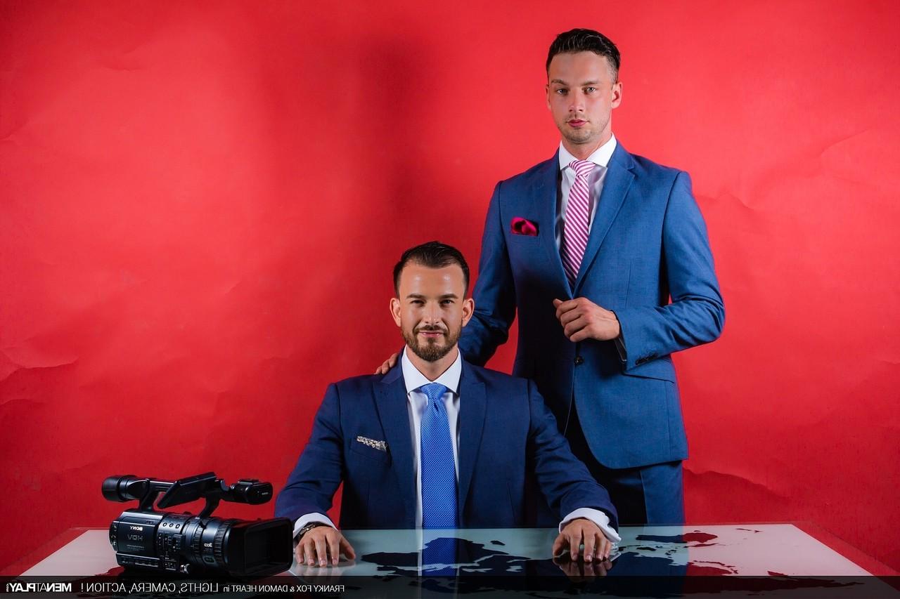 20P Los colegas gays Franky Fox y Damon Heart tienen un rapidito anal salvaje en el trabajo