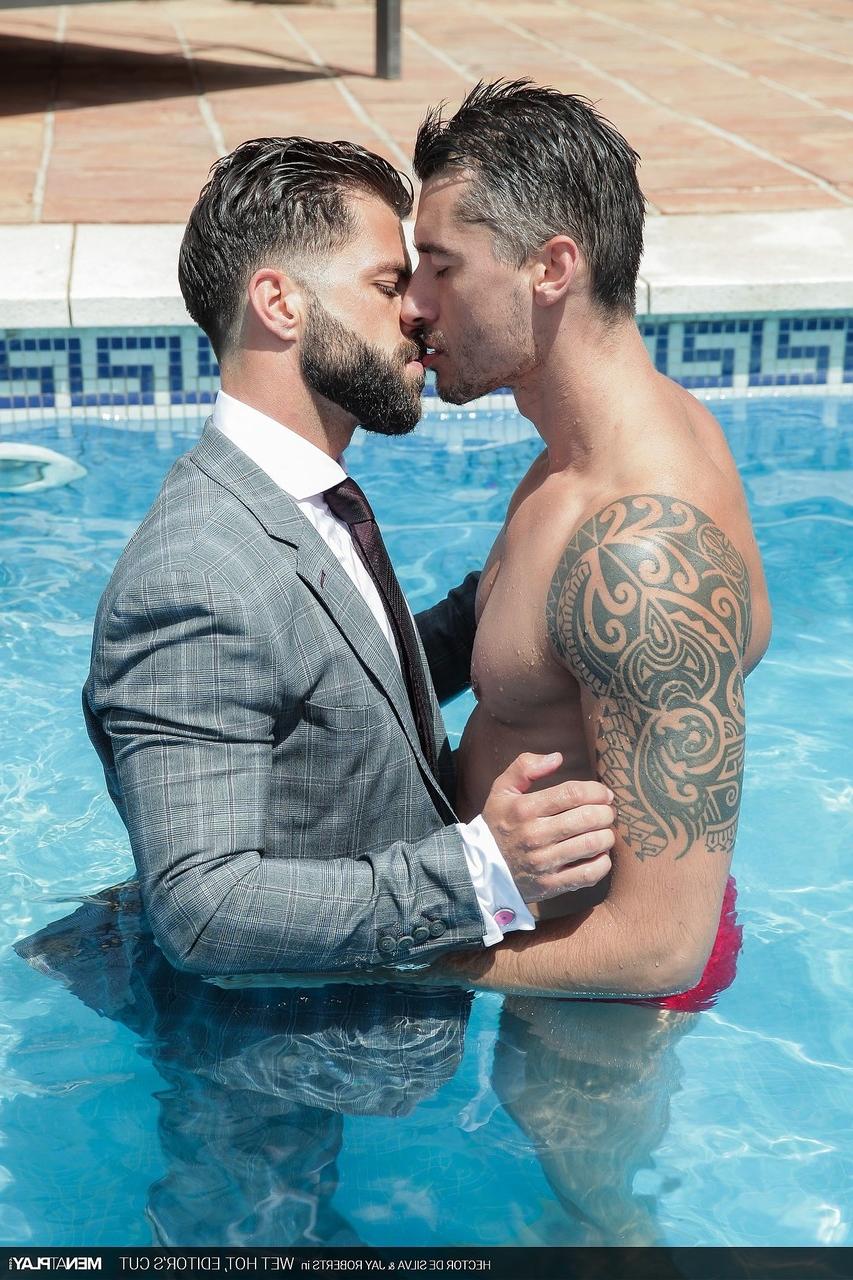 20P Tíos gays muy calientes Héctor de Silva y Jay Roberts follan duro junto a la piscina