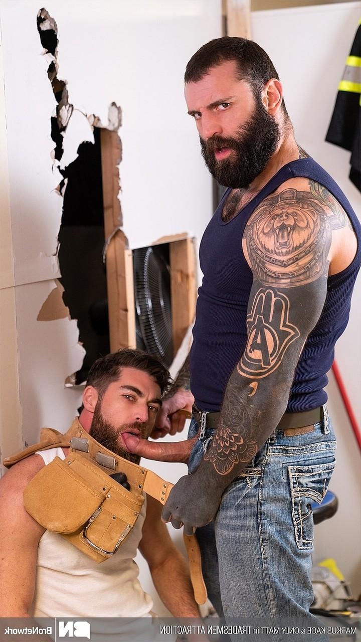 20P Trabalhadores da construção civil gays gostosos Markus Kage e Only Matt batem depois do trabalho