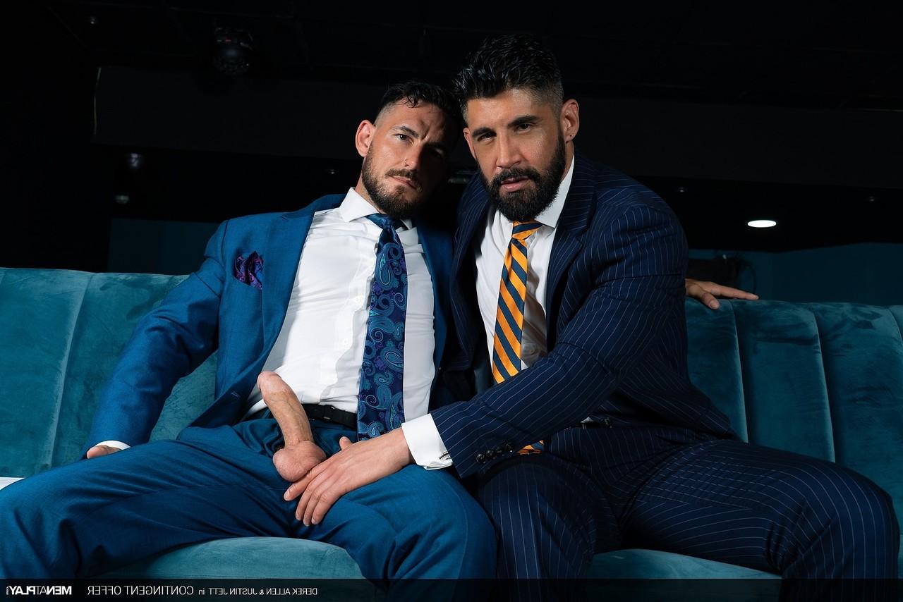 20P Gay hottie Derek Allen rims and fucks doggystyle bear Justin Jett