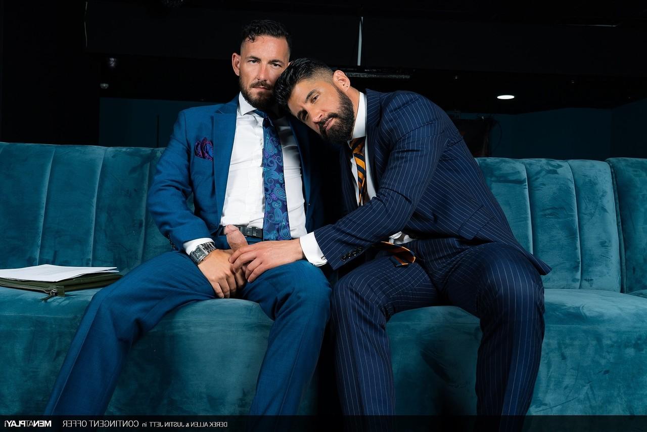 20P Gay hottie Derek Allen rims and fucks doggystyle bear Justin Jett