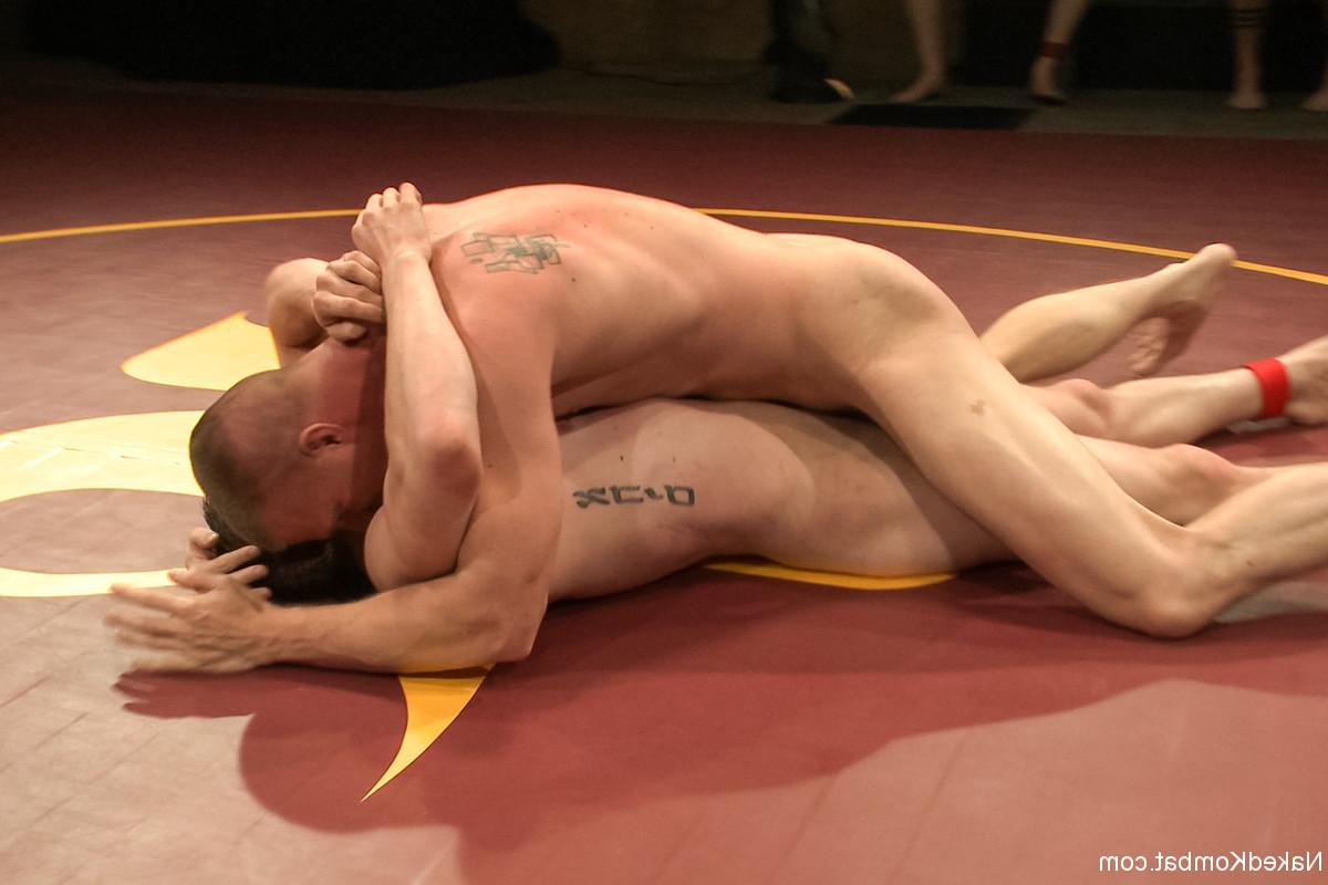 20P Kombat desnudo Blake Daniels, Will Parks