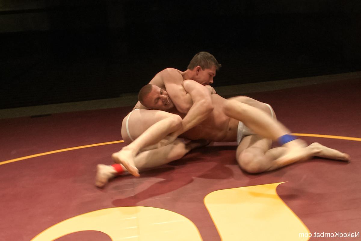 20P Kombat desnudo Blake Daniels, Will Parks