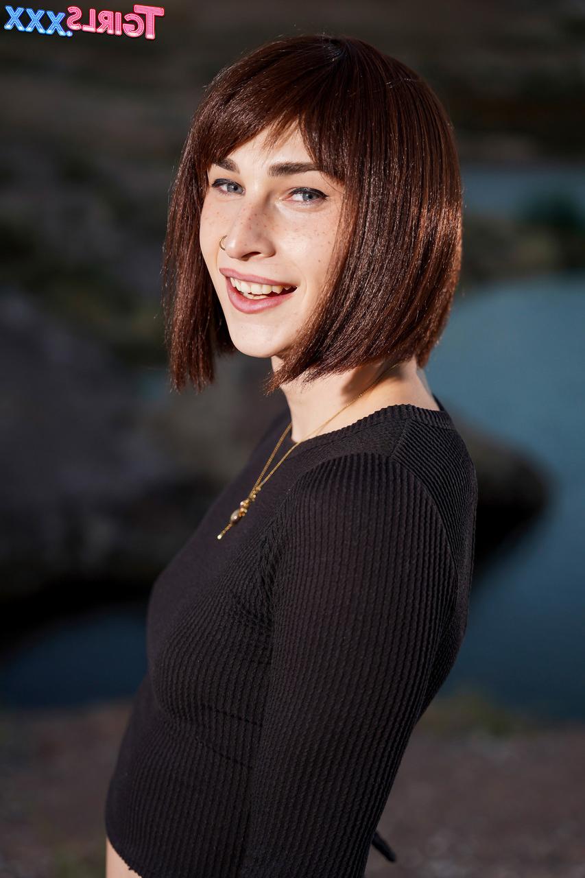 16P TGirls XXX Saphira Blu